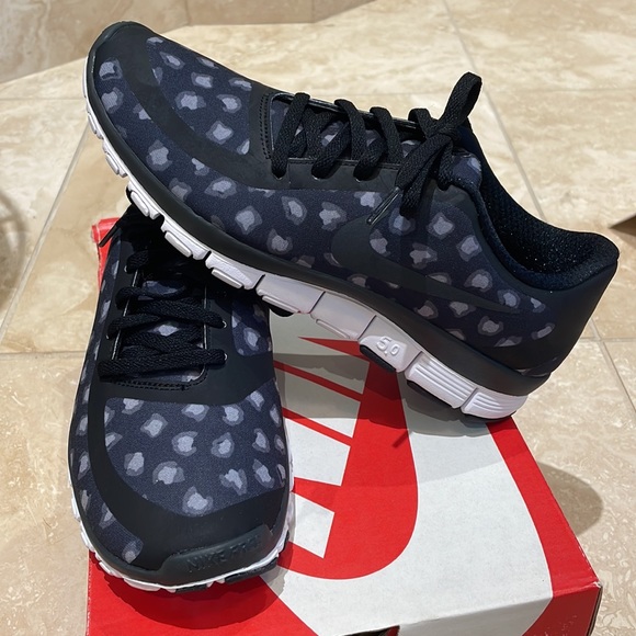 Never Worn in Box! Nike Free 5.0 V4 NS PT Running Shoes - Picture 3 of 7